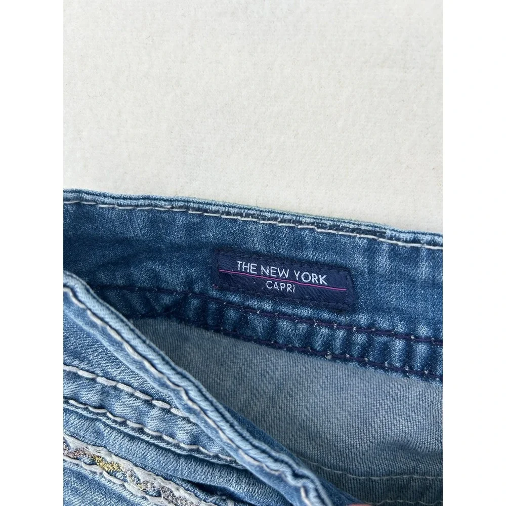 Vigoss The New‎ York Capri Jeans 31 Medium Wash Thick Stitch Rhinestone Cropped